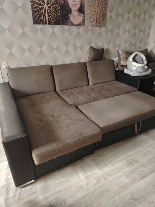 Угловой диван 3.70