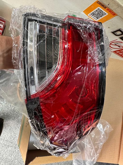 Фонарь задний LED Toyota Frontlander оригинал новый