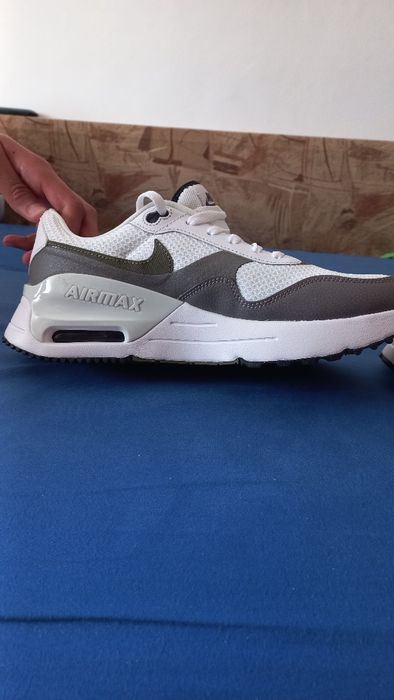 Vînd adidași NIKE AIR MAX mărimea 43