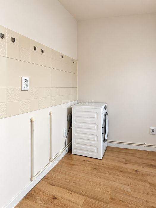 Frumoasa - bd. Poitiers, garsoniera renovata complet, bloc cu lift, LIBERA