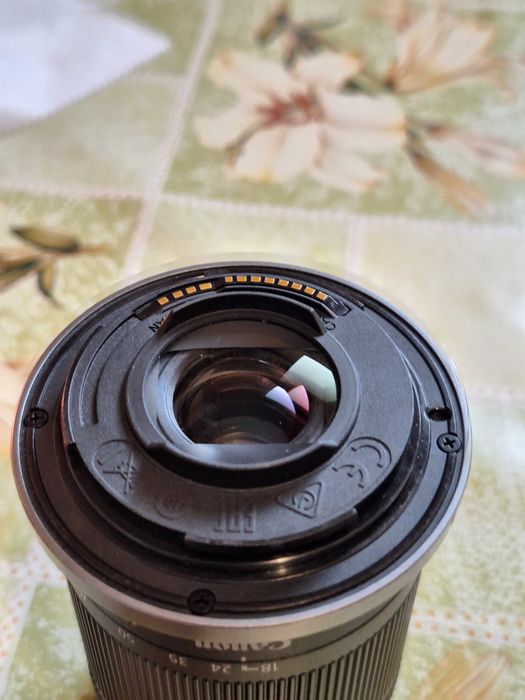 Obiectiv Canon RF-S 18-150mm F3.5-6.3 IS STM