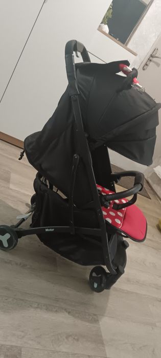 Коляска летняя. Есть чехол. Складывается.