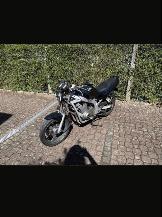 Suziki gs 500e .