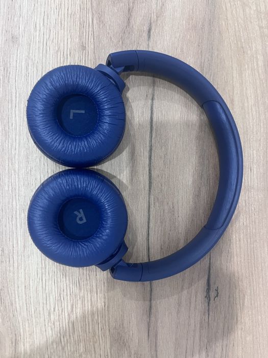 Продам наушники JBL 510bt