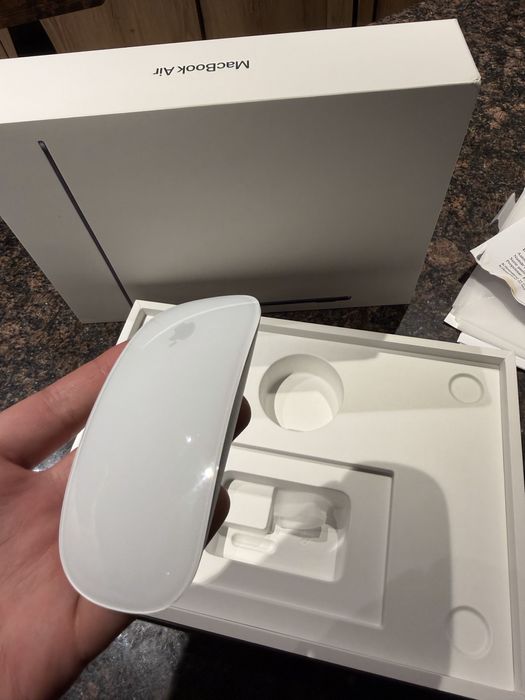 Schimb/vand Macbook air 13 inch m4 02.2026