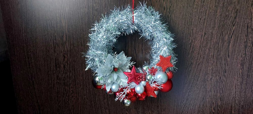 Coronița cu globuri