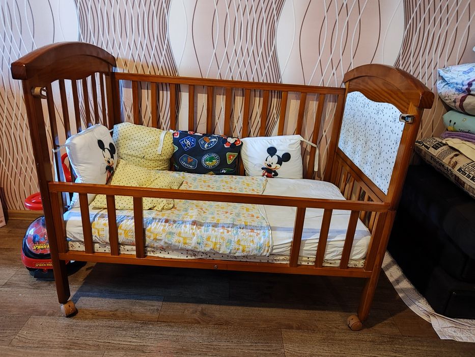 Продам детскую кроватку