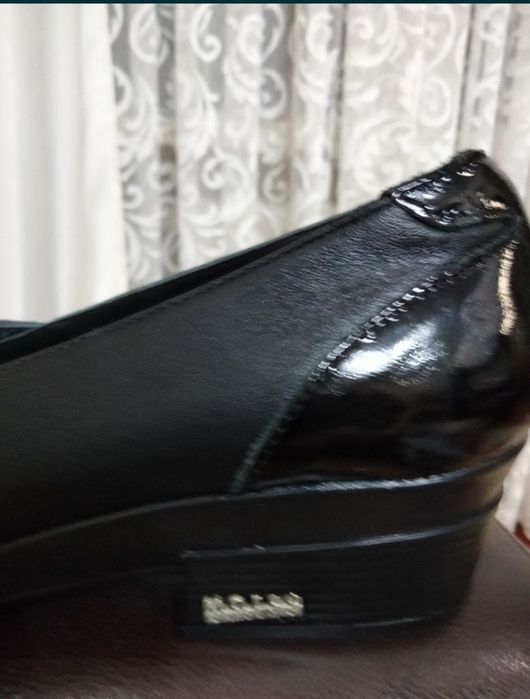 Продам женские элегантные туфли.