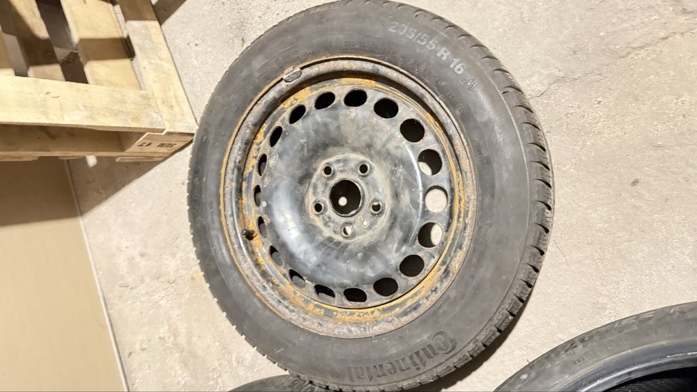 Гуми с джанта за кола