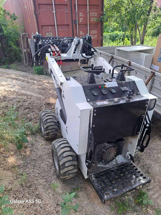 Трактор мини погрузчик