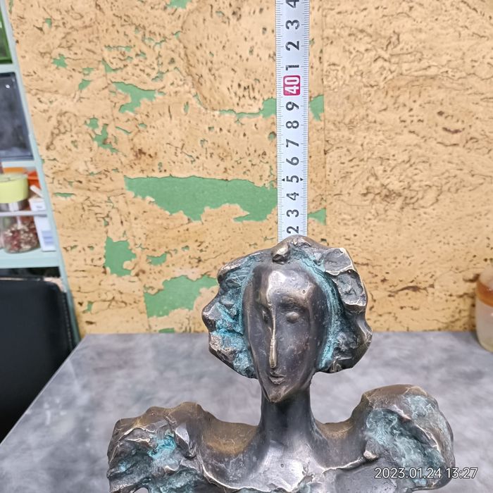 Vînd statueta bronz ion Irimescu