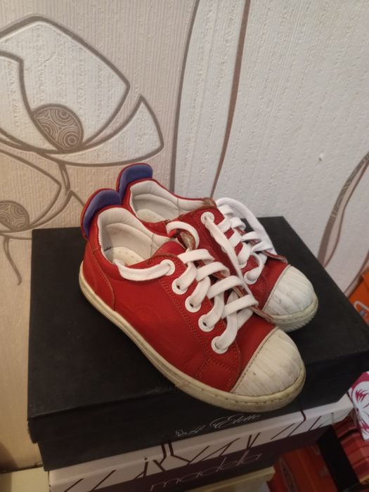 Продам детскую обувь