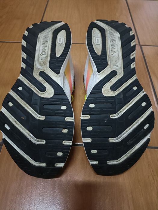 Adidasi brooks marimea 40