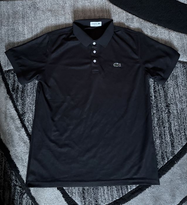 Tricou cu guler