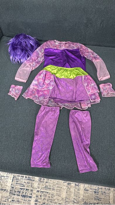 Продам костюмы для девочки