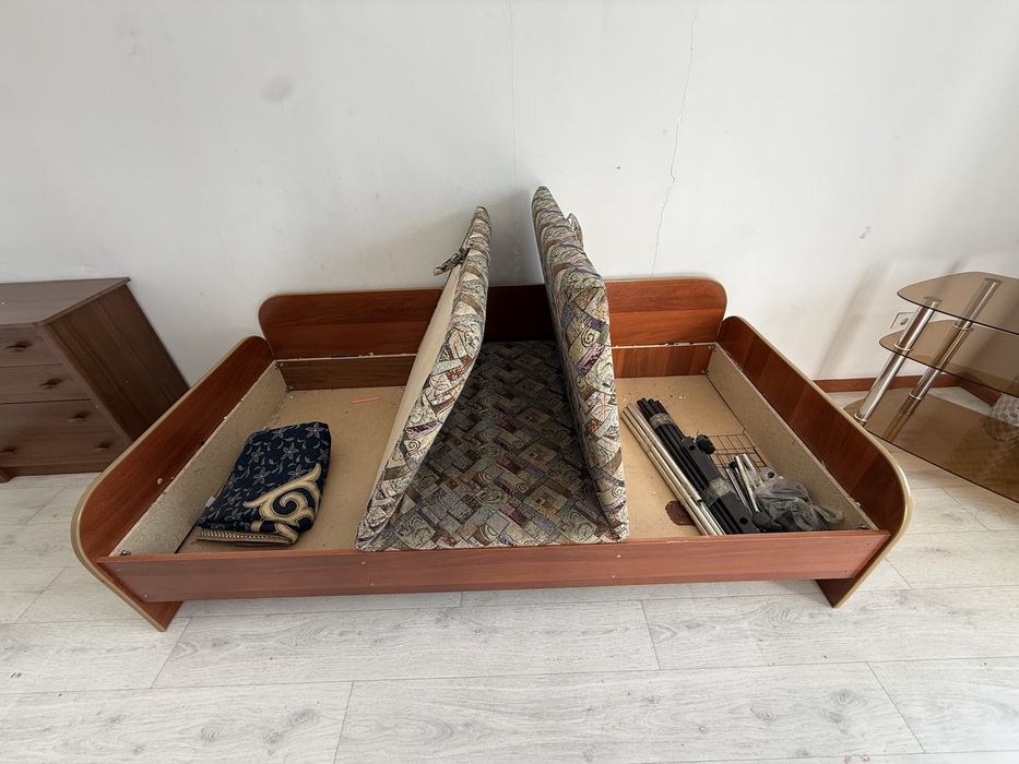 Диван в хорошем состоянии