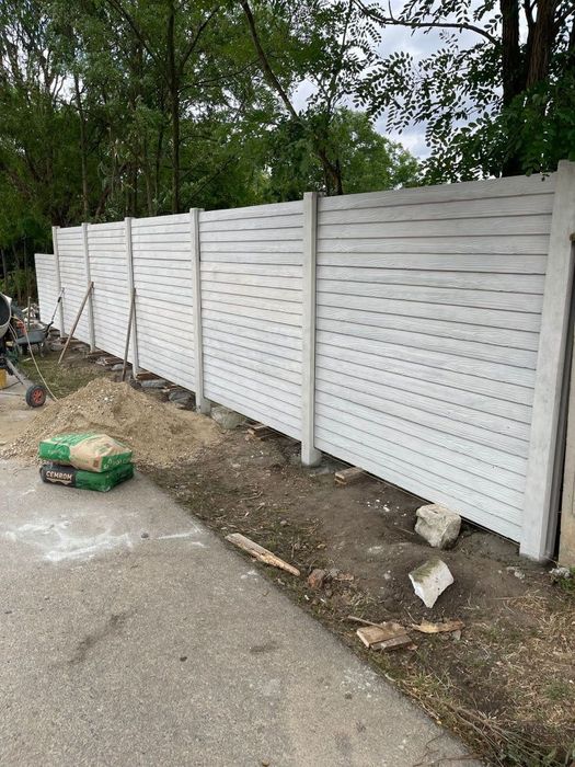 Executam garduri ori ce model