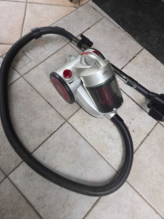 Прахосмукачка Elta 1000w