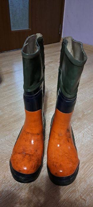 Предпазни  Ботуши  за Рязане  на  Дърва 43