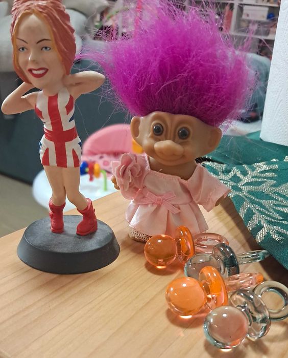 Трол, Spice Girls и Биберончета от 90-те