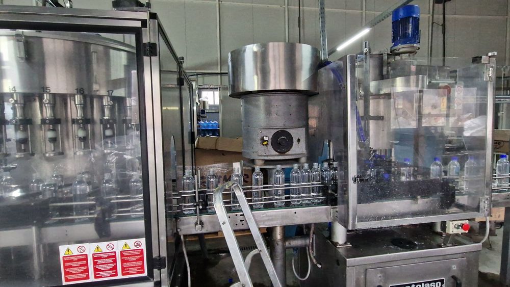 Linie de imbuteliere 0 5l-2 l