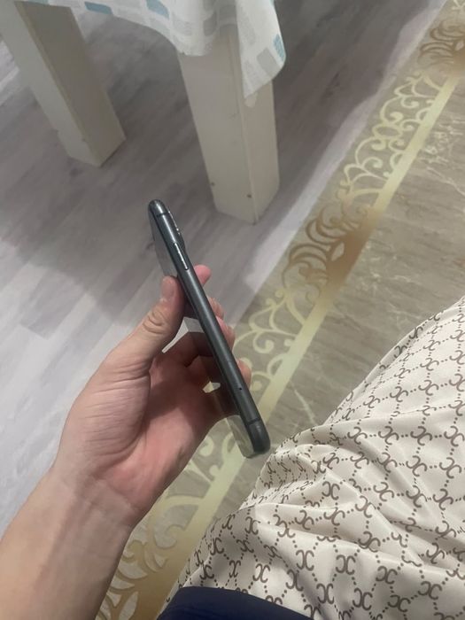 Айфон 11 70к срочно