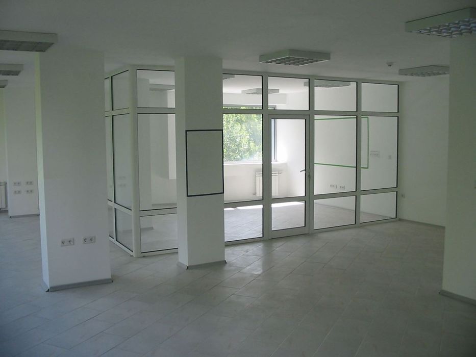 130 кв.м open space офис до метро – напълно окабелен, идеален за IT и