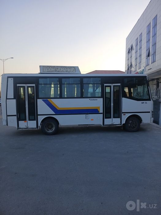 Avtobus Isuzu Np21 sotiladi 2007 tasolda mator zadnimos zoʻr