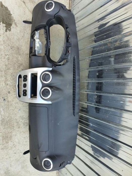 Plansa bord Dacia Logan MCV,an 2010