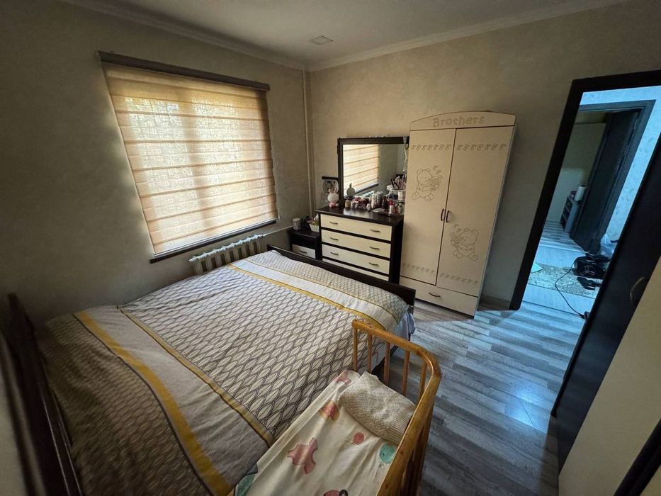 Продается срочно  с ремонтом с парковкой + подвал+ огород карасу 2к