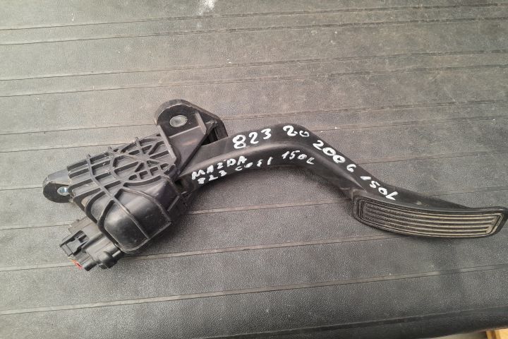 Pedala acceleratie 1988003400 198800-3400 1988003400 198800-3400 Mazd