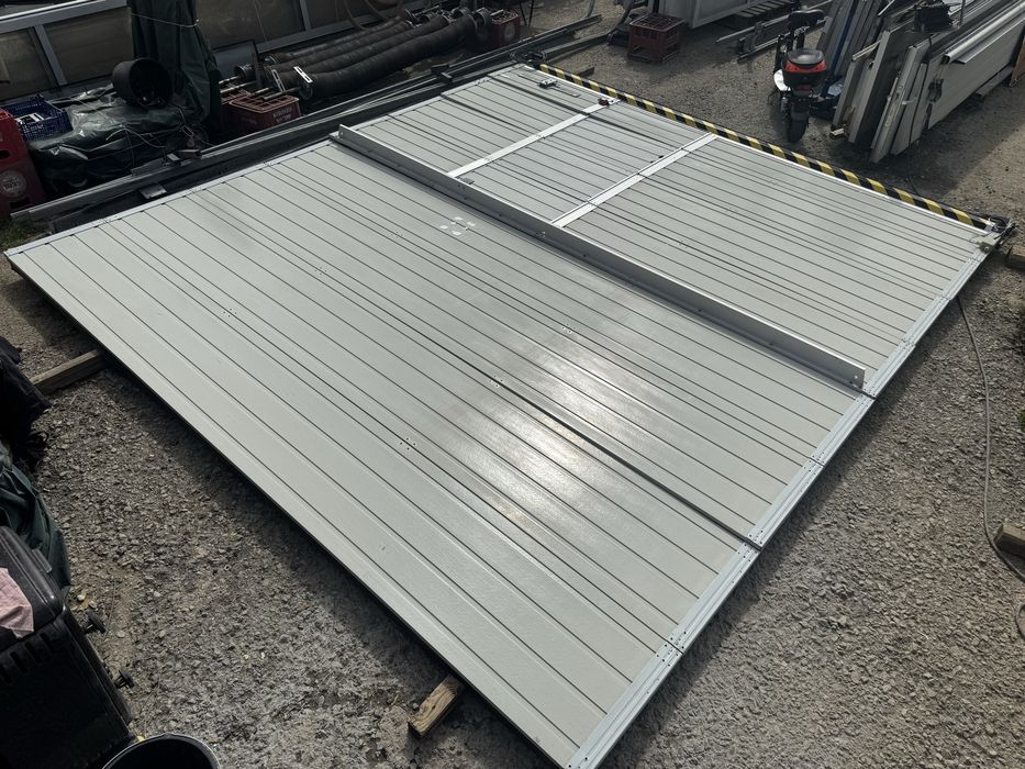 USA SECTIONALA INDUSTRIALA poarta hala garaj H 400 x L 370 Hormann B2