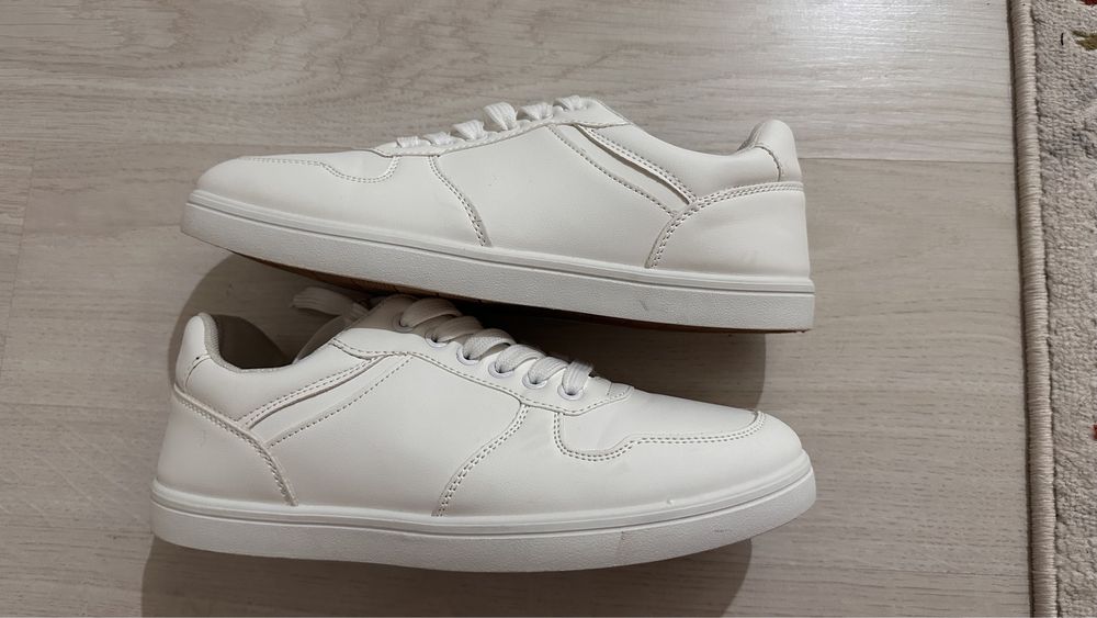 Белый кеди новый