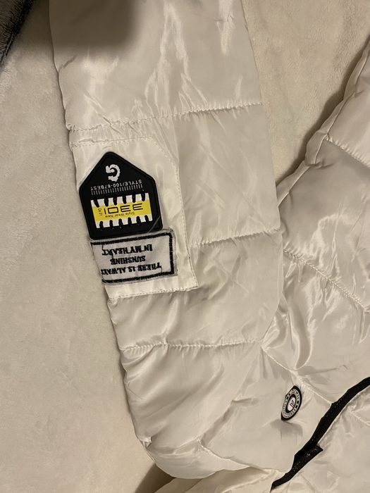 Бяло зимно яке Disney – с качулка