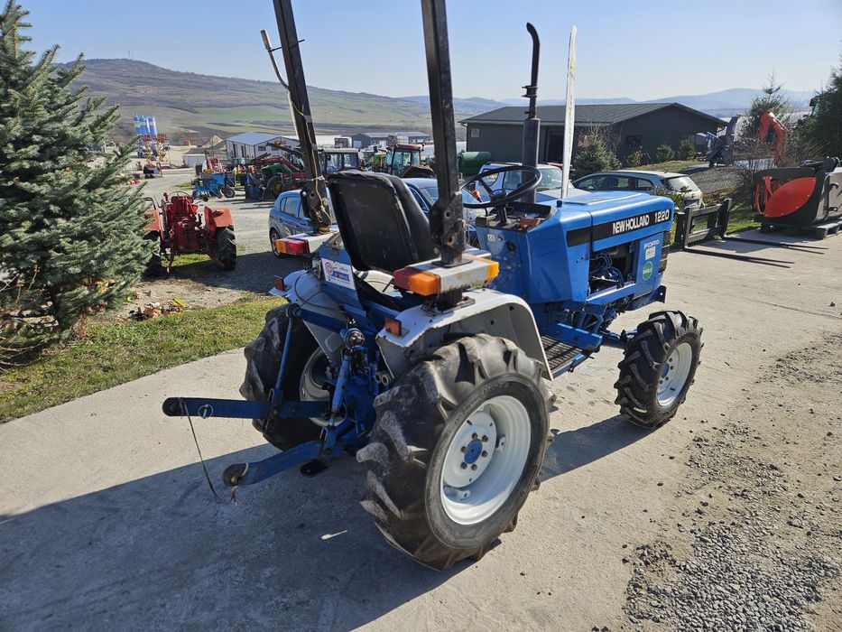 Tractor New Holland 1220 4x4 17 cp