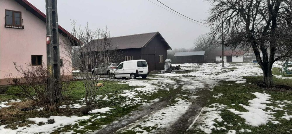 Vând proprietate 3 hale și teren 9000 mp în Jupânești, Gorj