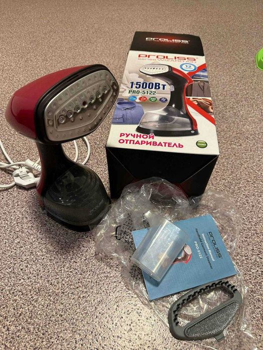 Мощный паровой утюг для одежды