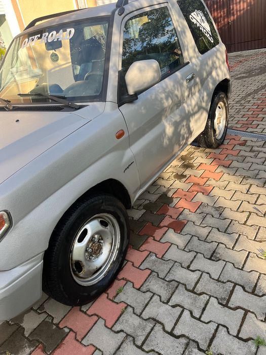Mitubishi pajero pinin
