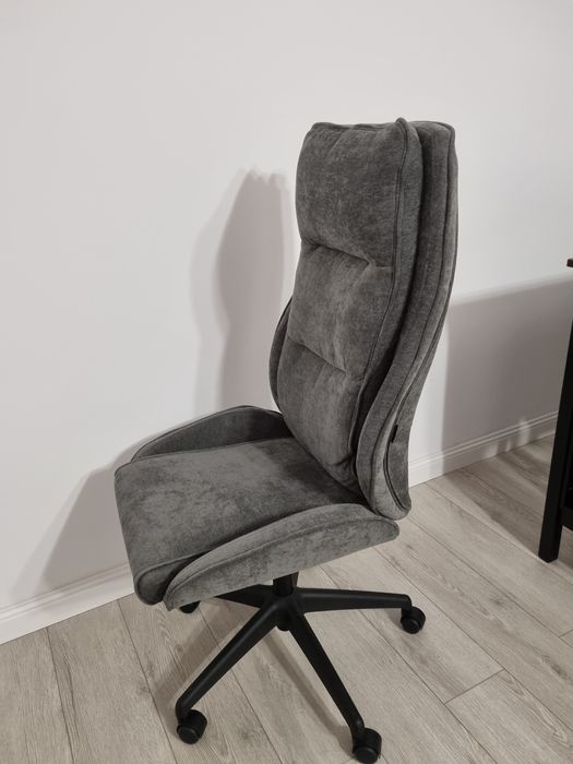 Scaun de birou rotativ