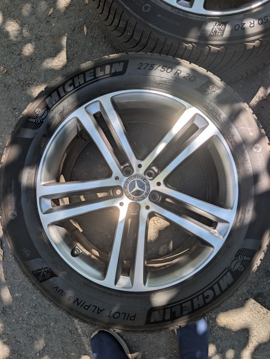 Jante și cauciucuri de iarna Mercedes impecabile echipate cu Michelin Pilot Alpin 5 SUV 275/50 R20 113V XL, DOT 2024
