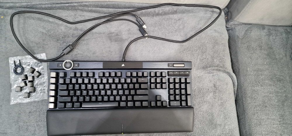 Оптично-механична игрална клавиатура K100 RGB — CORSAIR OPX — черен