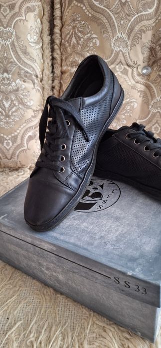 Продам туфли на мальчика 40 размер