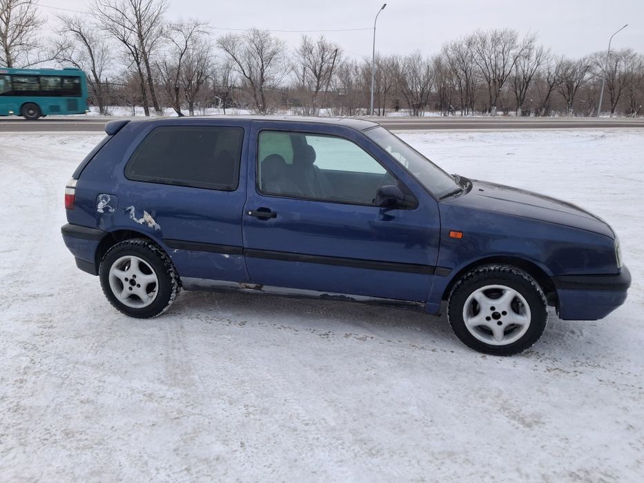 Golf 3 продам 1.8 моно