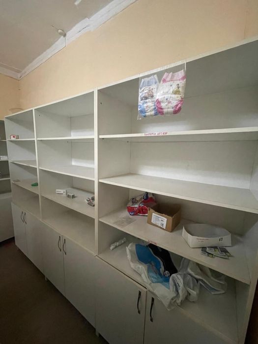 Продам мебель для аптеки