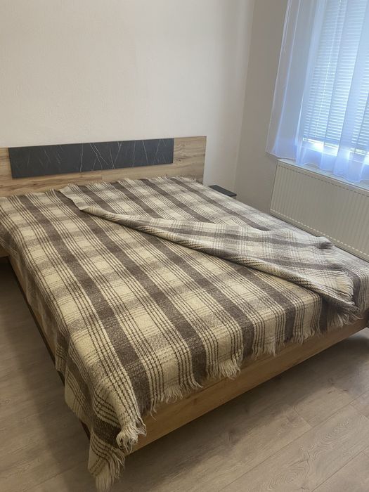 Китеник-вълнен ръчно тъкан и родопско одеяло