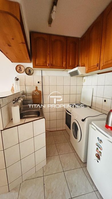 Дава се под наем Тристаен апартамент в Бургас, Възраждане - 80 кв.м за 510 € - Снимка #2