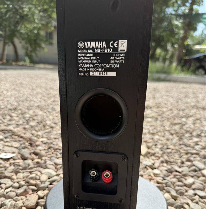 Колонка Yamaha NS-F210