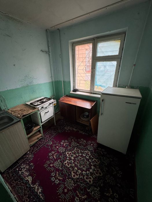 Срочно Продаеться 1-ком квартира городе Чирчике районе Троицк центр