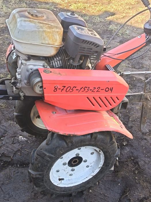 Вспашка земли мотоблок