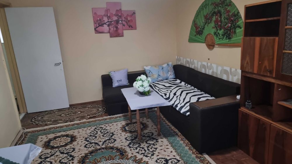 Apartament decomandat de închiriat